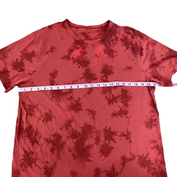 Lululemon ~ Mens Tie Dye Athletic shirt ~ missing size tag ~ possibly size M - Picture 3 of 6